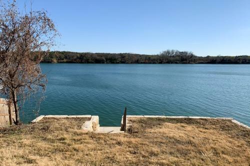 Lake House Paradise