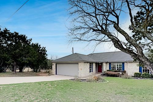 Ideal Getaway - Private Hot Tub - Walk To Lake Home