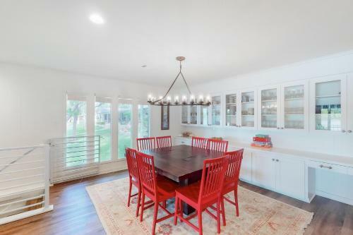 Crestwood Acres