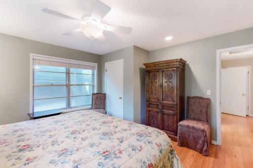 Crestwood Getaway