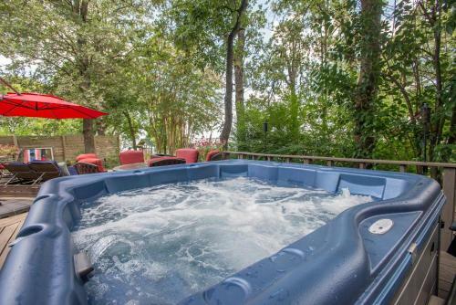 Made For Family Fun! Open Water Beauty