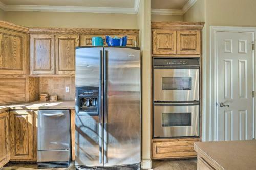 Lake Travis Home Situated On Arkansas Bend Park!