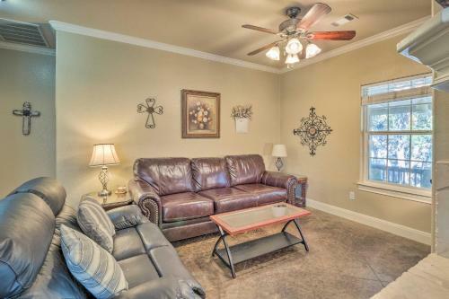 Lake Travis Home Situated On Arkansas Bend Park!