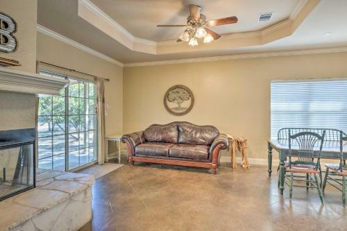 Lake Travis Home Situated On Arkansas Bend Park!