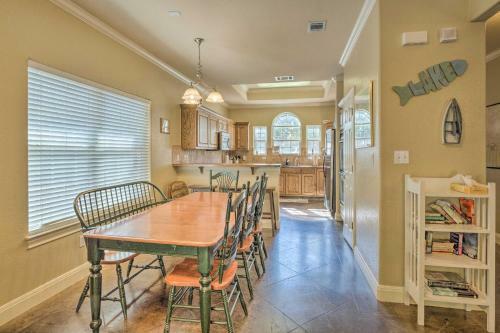 Lake Travis Home Situated On Arkansas Bend Park!