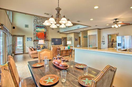 Spacious Cedar Creek Lake Home With Deck And Dock!