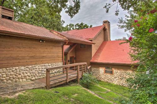 Spacious Cedar Creek Lake Home With Deck And Dock!