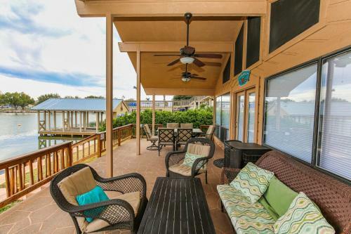 Splash Time! 4br Lake Lbj Waterfront W/ Boat Dock
