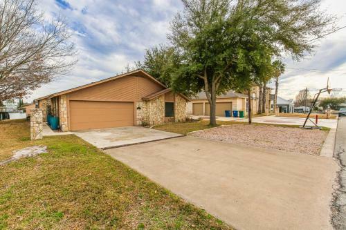 Splash Time! 4br Lake Lbj Waterfront W/ Boat Dock