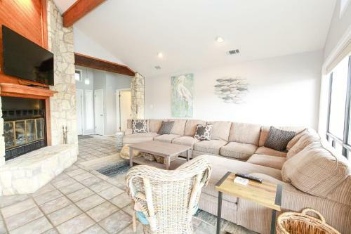 Splash Time! 4br Lake Lbj Waterfront W/ Boat Dock