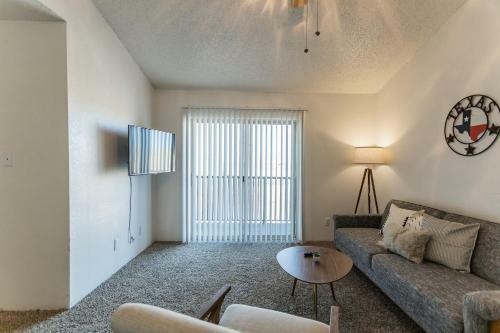 Apartamento Newly Renovated Midland Flat + Pool