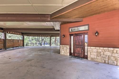 Guadalupe River Haus With Boat Slip And Water Views!