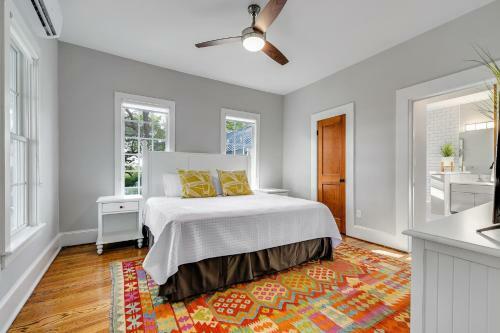 Downtown Marble Falls Boutique House