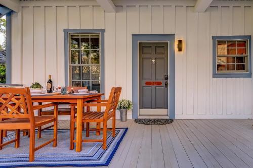 Downtown Marble Falls Boutique House