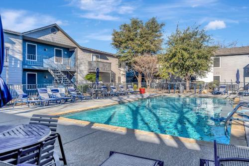 Relaxing 1br Suite And Swimming Pool