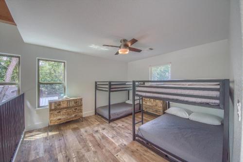 Guadalupe Lodge Rr 7806 Home