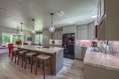 Down River Haus Ld 727 Home