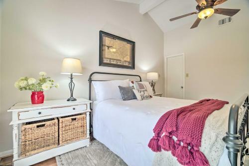 Serene Townhome With Porch, Walk To Lake Conroe