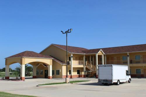 Hotel Horizon Inn & Suites