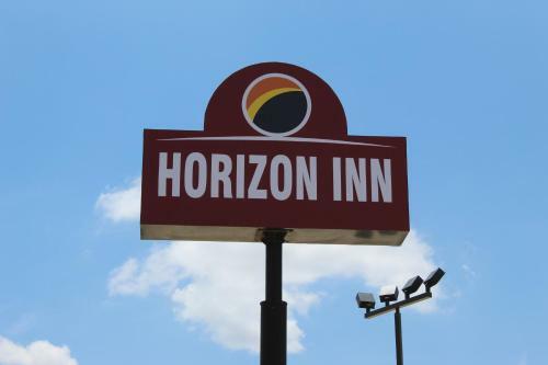 Hotel Horizon Inn & Suites