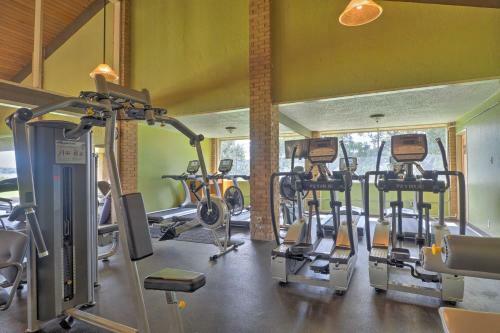 Waterfront Lake Travis Home With Pool Access!