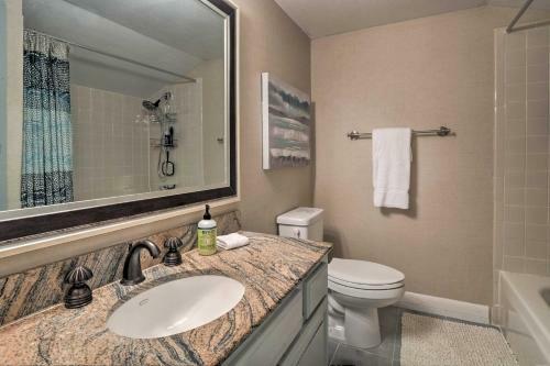 Waterfront Lake Travis Home With Pool Access!