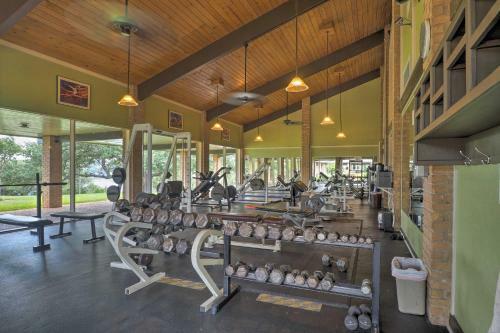 Waterfront Lake Travis Home With Pool Access!