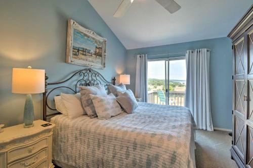 Waterfront Lake Travis Home With Pool Access!