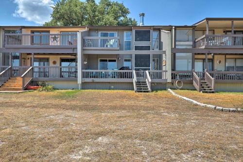 Waterfront Lake Travis Home With Pool Access!