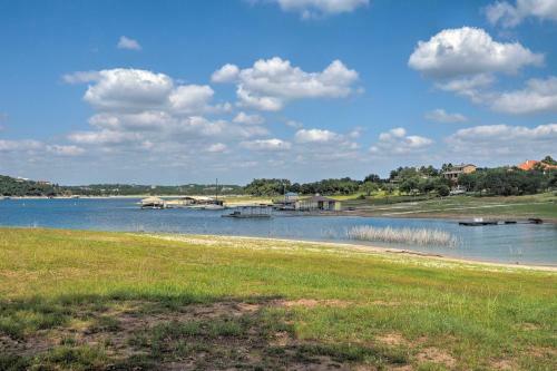 Waterfront Lake Travis Home With Pool Access!