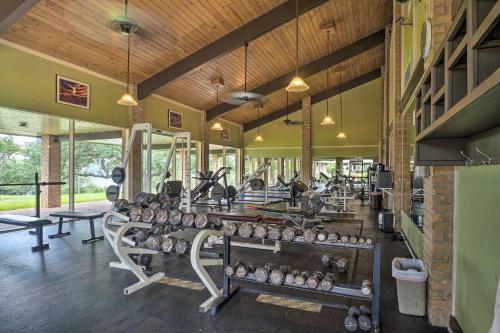Lakefront Resort Living Pool, Golf, Tennis And More