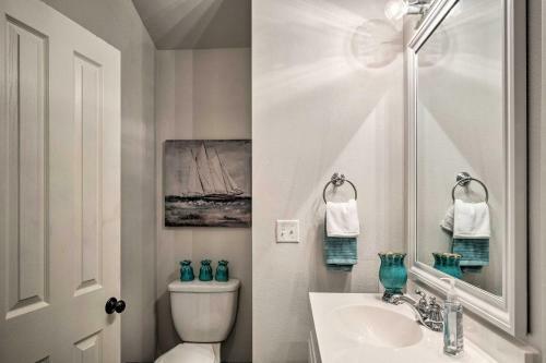 Lakefront Resort Living Pool, Golf, Tennis And More