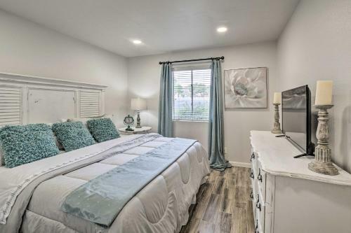 Lakefront Resort Living Pool, Golf, Tennis And More