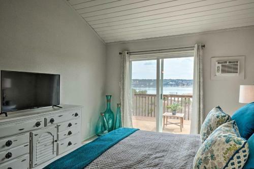 Lakefront Resort Living Pool, Golf, Tennis And More