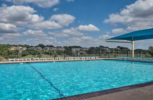 Lakefront Resort Living Pool, Golf, Tennis And More