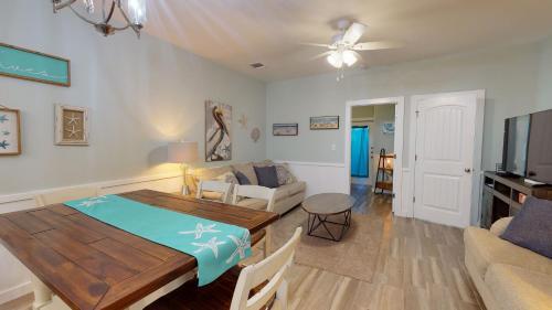 Twisted Pelican Townhouse