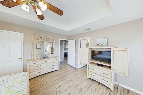 New Listing! Gulf-view Getaway With Balcony & Grill Home