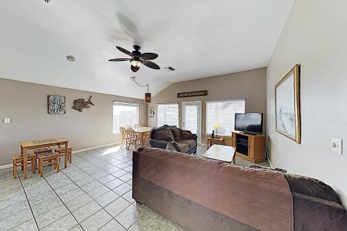 New Listing! Gulf-view Getaway With Balcony & Grill Home