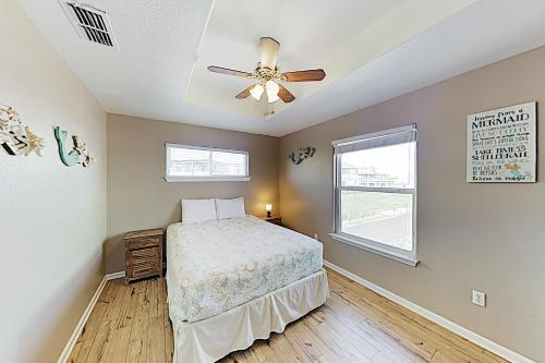 New Listing! Gulf-view Getaway With Balcony & Grill Home