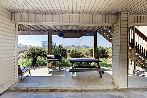 New Listing! Gulf-view Getaway With Balcony & Grill Home