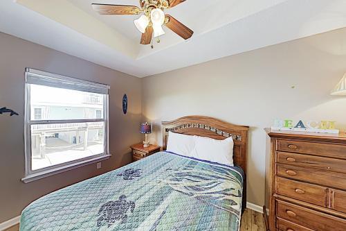 New Listing! Gulf-view Getaway With Balcony & Grill Home