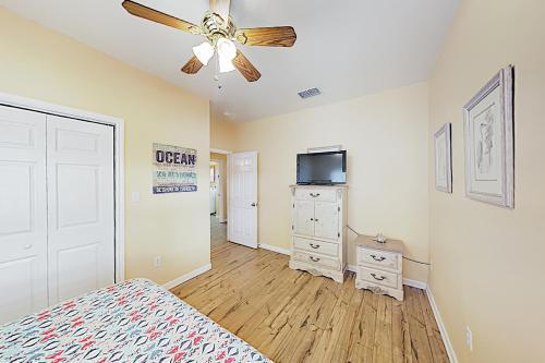 New Listing! Gulf-view Getaway With Balcony & Grill Home