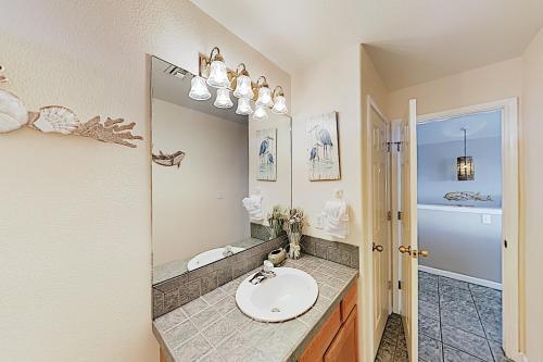 New Listing! Gulf-view Getaway With Balcony & Grill Home