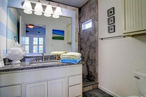 Salty Pelican Home