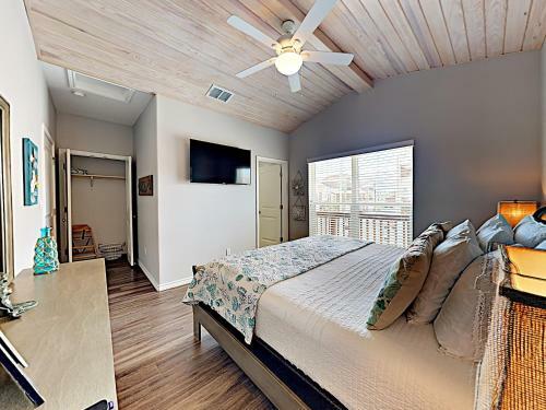 Boats And Oars Condo