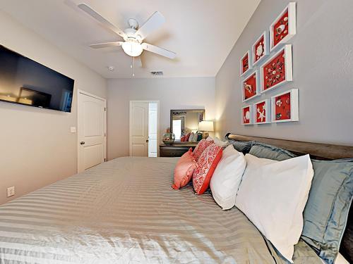 Boats And Oars Condo