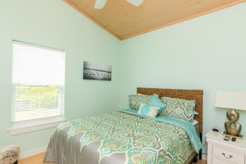 2 Adjacent Homes - Walk To Beach, Shops & Dining Home
