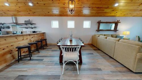 Port A Fish Camp - Trout House Home