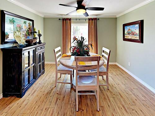 321 E Cotter Home
