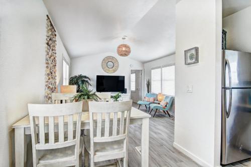 Chat N' Chill Lounge Ns801 Home